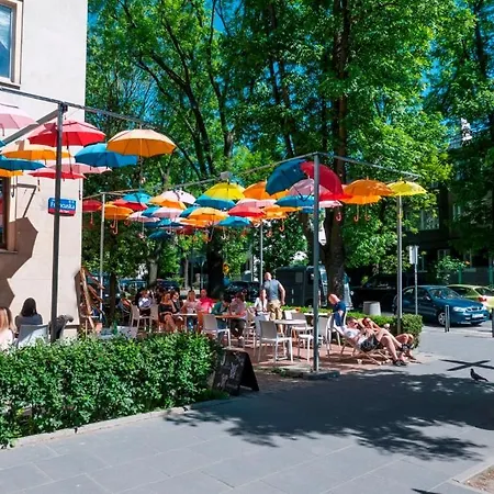 Sunny 3-room Appartement, Near National Stadium